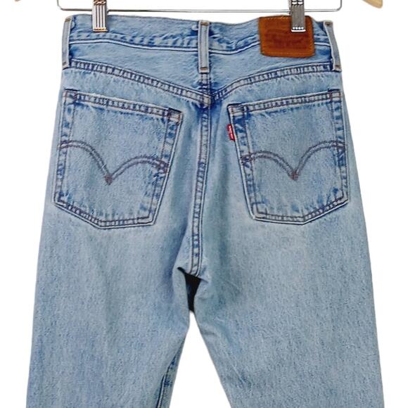 Levi's SZ 25/26 Premium Denim Wedgie Straight Jeans Whiskered Faded Shredded - Picture 7 of 10